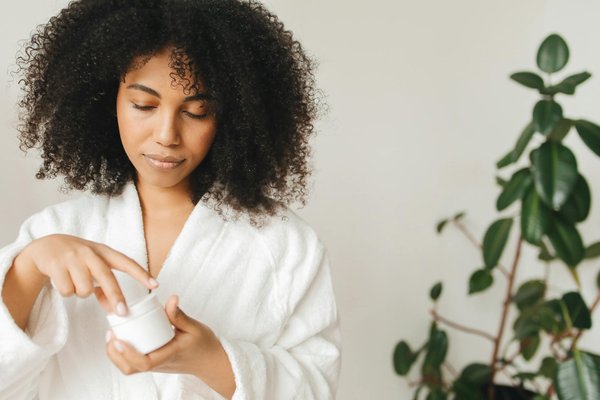 Robes terracotta : les accessoires qui vont avec la tenue